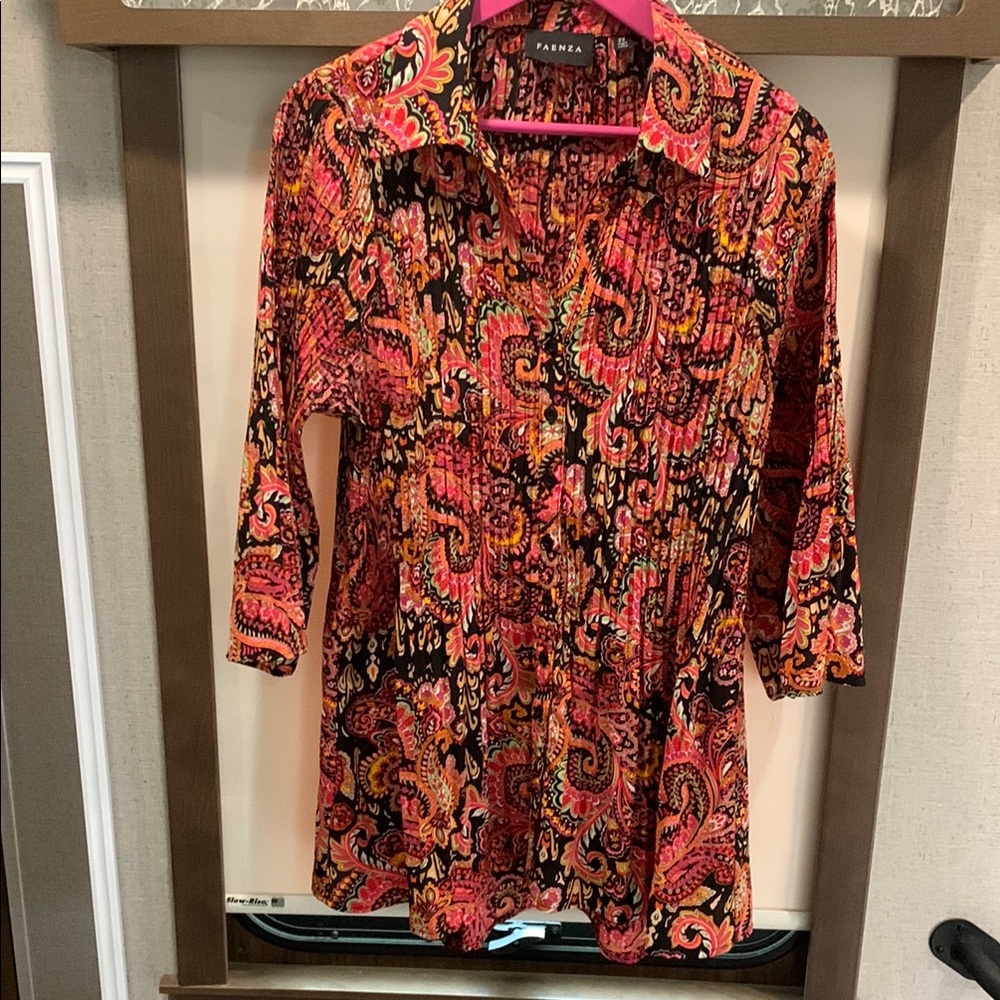 Faenza Women’s Paisley Tunic Top NWOT Size 2X Pleated slimming with bell sleeves